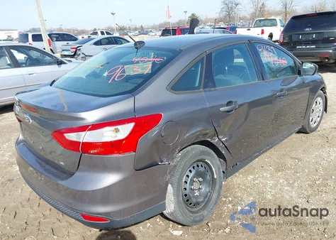 2012 Ford Focus Se z USA, uszkodzony, nr VIN 1FAHP3F24CL353567